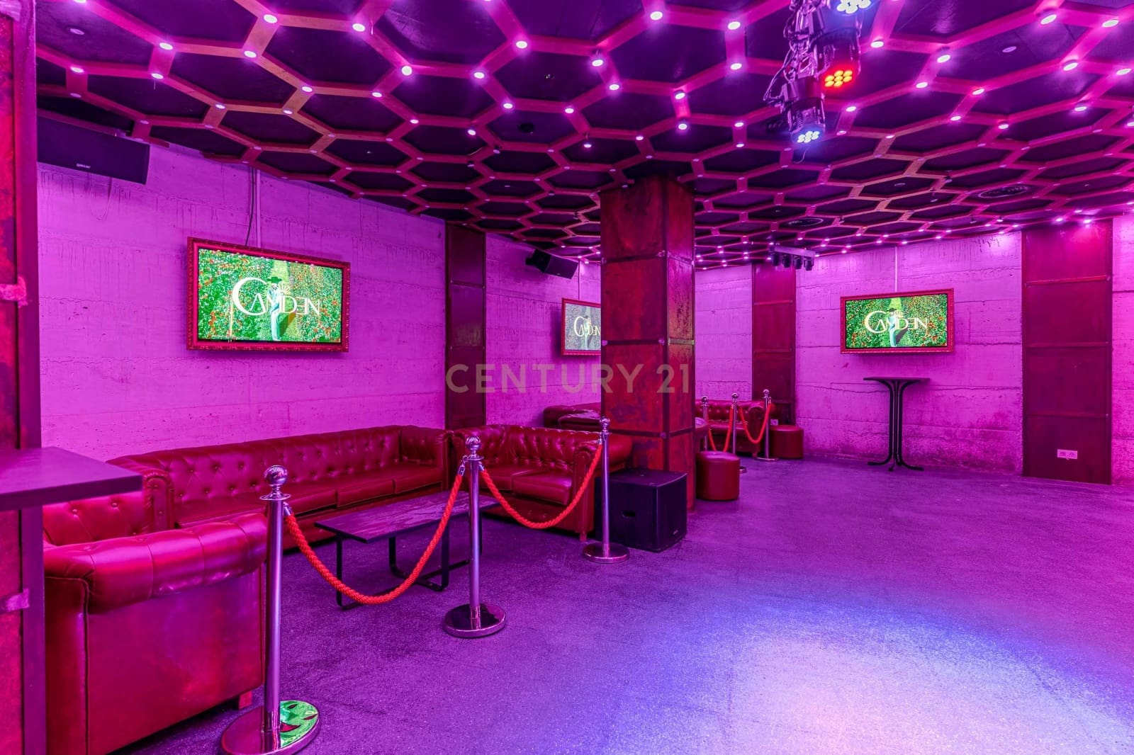 Erhverv til salg i Granada by - € 1.200.000 (Ref: 9293614)