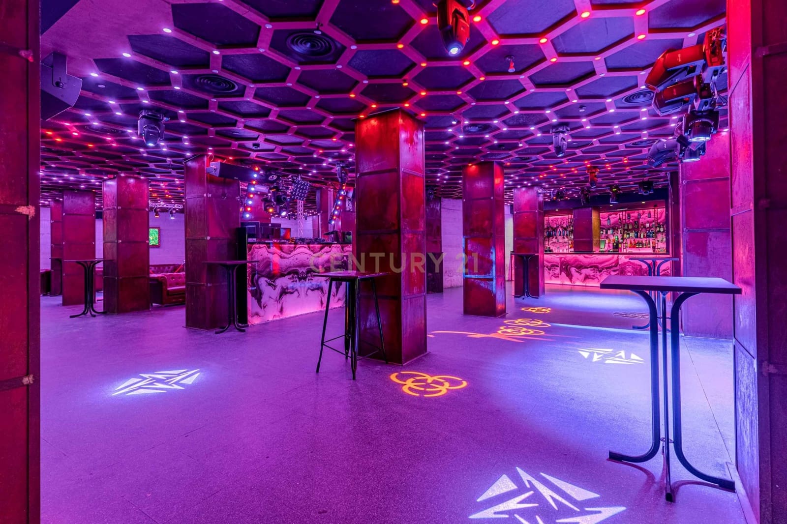 Erhverv til salg i Granada by - € 1.200.000 (Ref: 9293614)