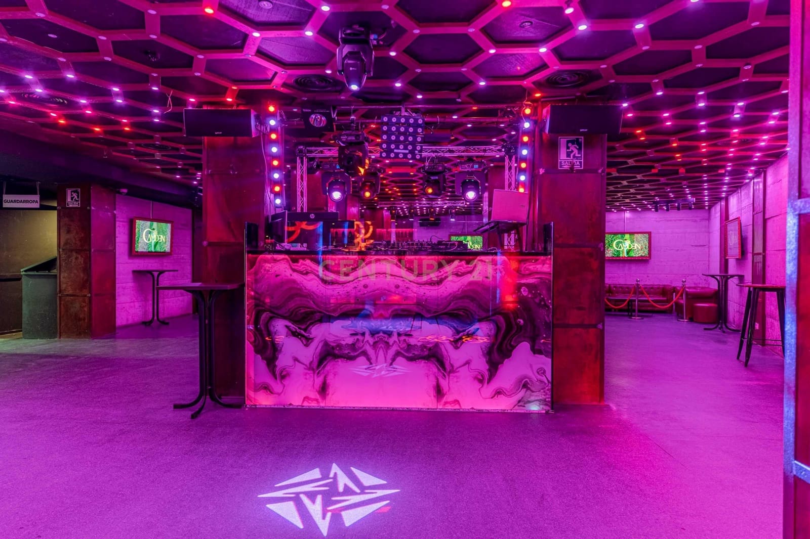 Erhverv til salg i Granada by - € 1.200.000 (Ref: 9293614)