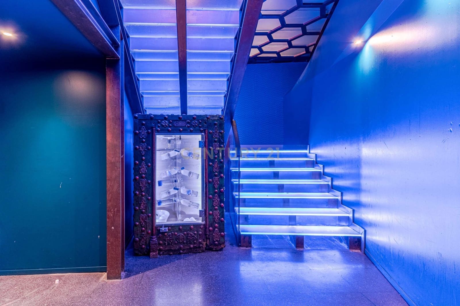 Erhverv til salg i Granada by - € 1.200.000 (Ref: 9293614)