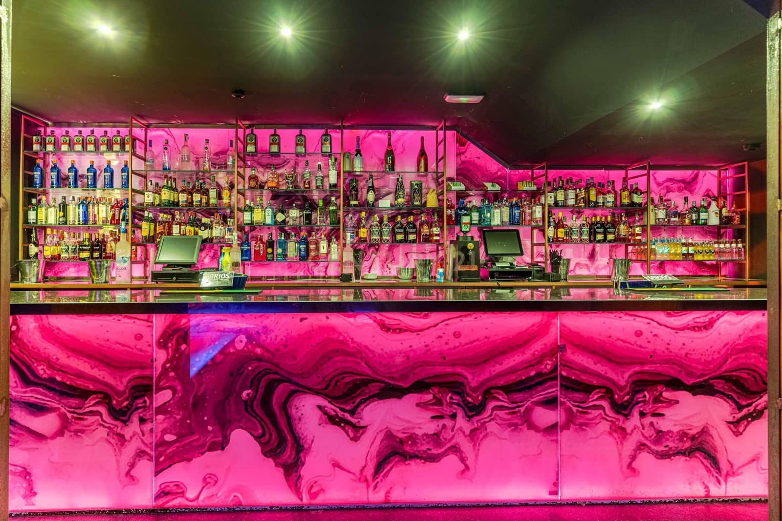 Erhverv til salg i Granada by - € 1.200.000 (Ref: 9293614)