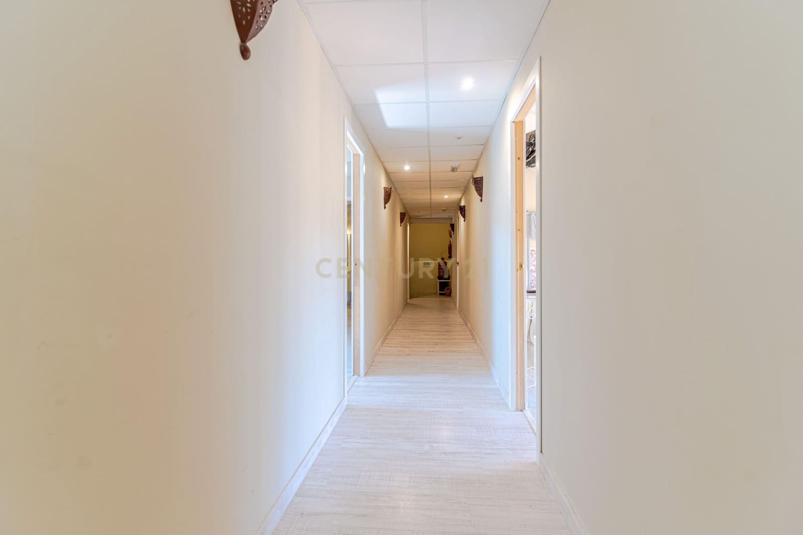 15 sypialnia Hotel na sprzedaż w Pinos Genil z garażem - 999 000 € (Ref: 9293615)