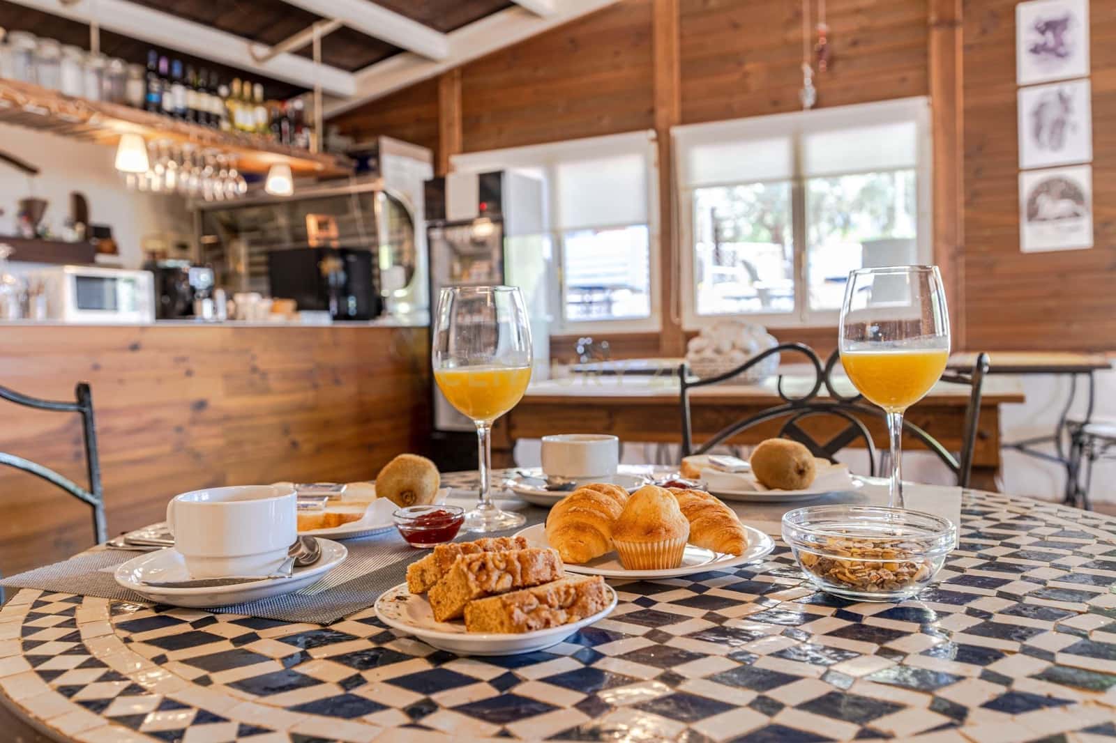 15 sypialnia Hotel na sprzedaż w Pinos Genil z garażem - 999 000 € (Ref: 9293615)