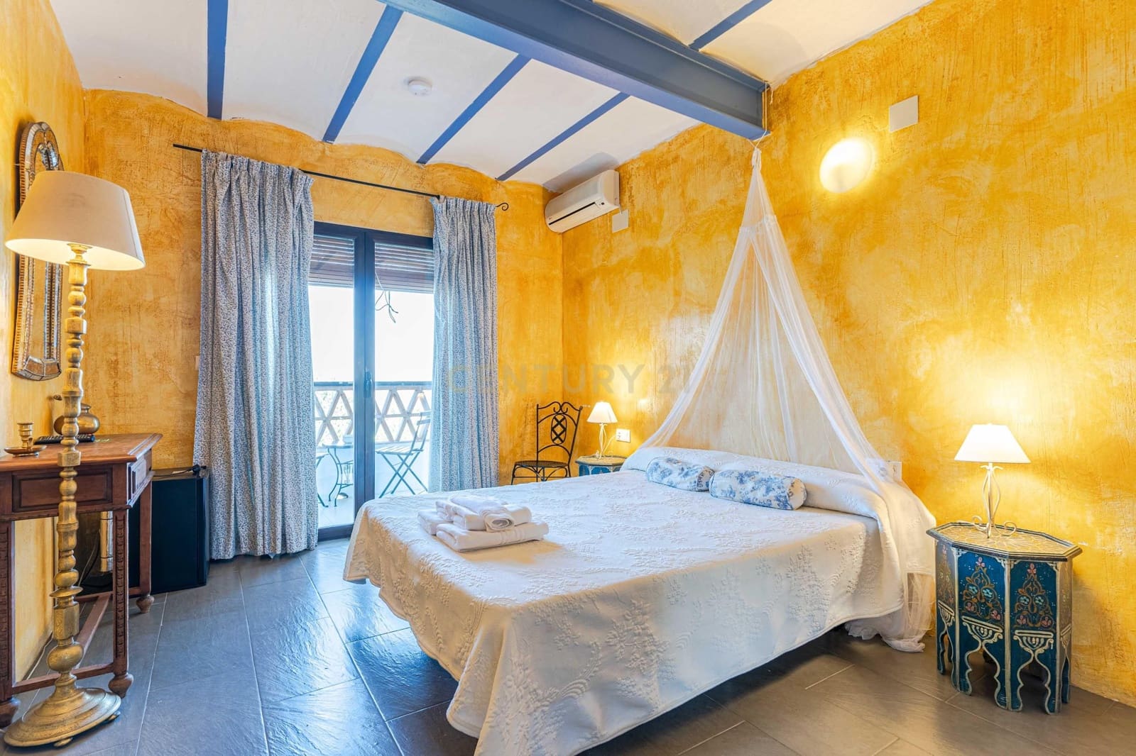 15 sypialnia Hotel na sprzedaż w Pinos Genil z garażem - 999 000 € (Ref: 9293615)