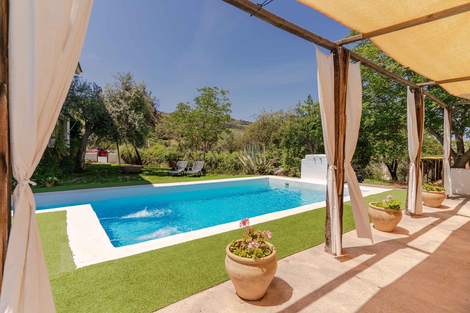 15 sypialnia Hotel na sprzedaż w Pinos Genil z garażem - 999 000 € (Ref: 9293615)