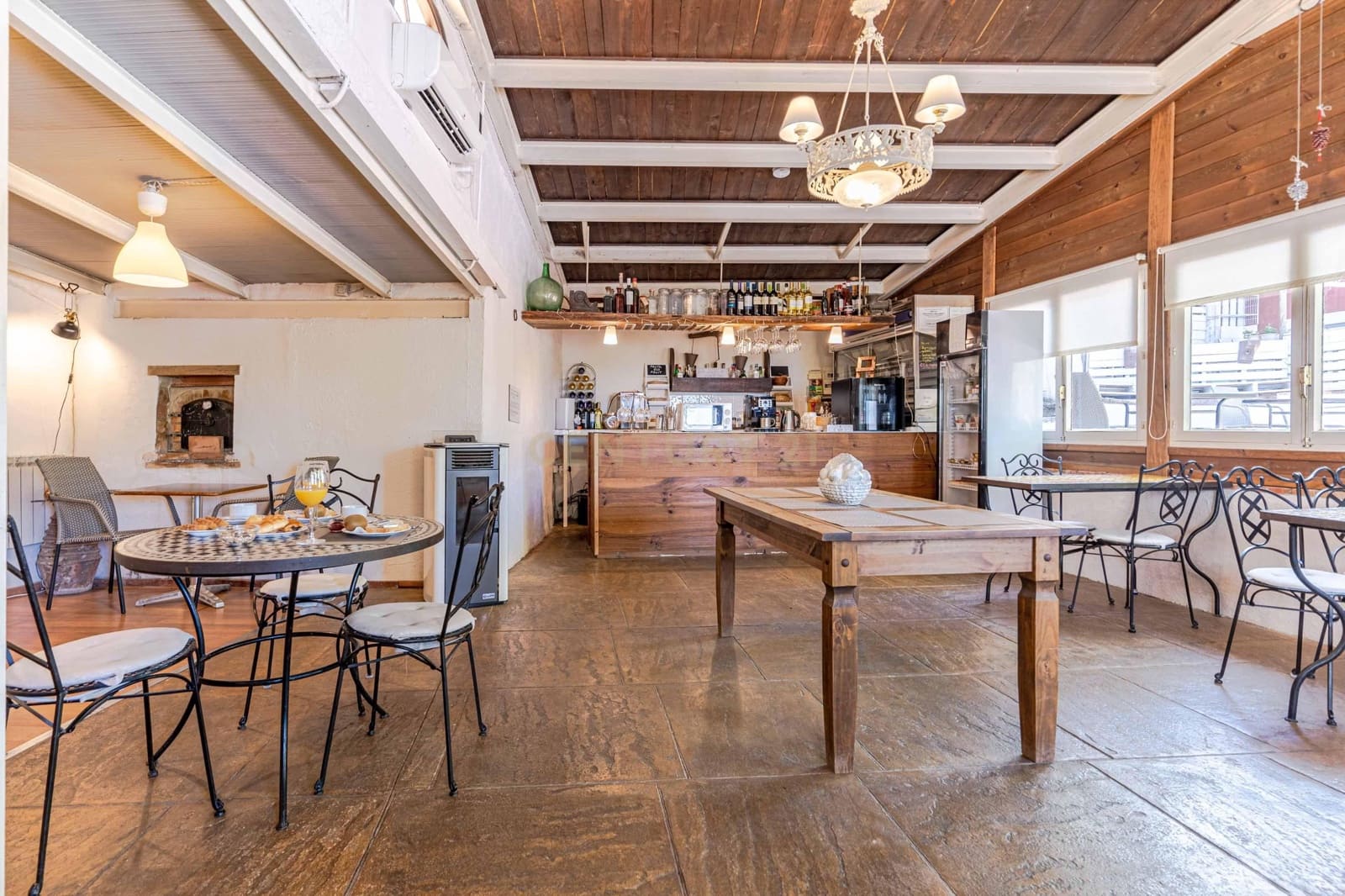 15 sypialnia Hotel na sprzedaż w Pinos Genil z garażem - 999 000 € (Ref: 9293615)