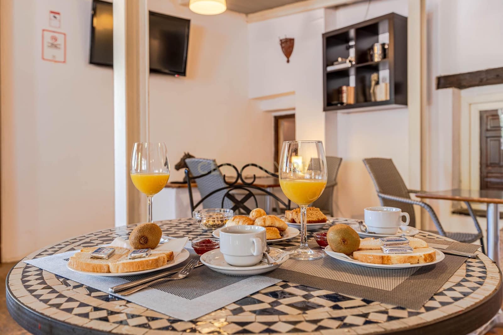 15 sypialnia Hotel na sprzedaż w Pinos Genil z garażem - 999 000 € (Ref: 9293615)