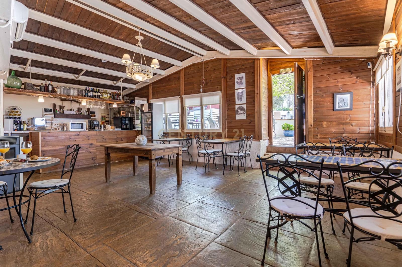 15 sypialnia Hotel na sprzedaż w Pinos Genil z garażem - 999 000 € (Ref: 9293615)