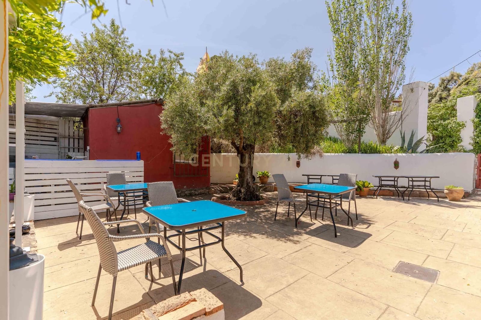 15 sypialnia Hotel na sprzedaż w Pinos Genil z garażem - 999 000 € (Ref: 9293615)