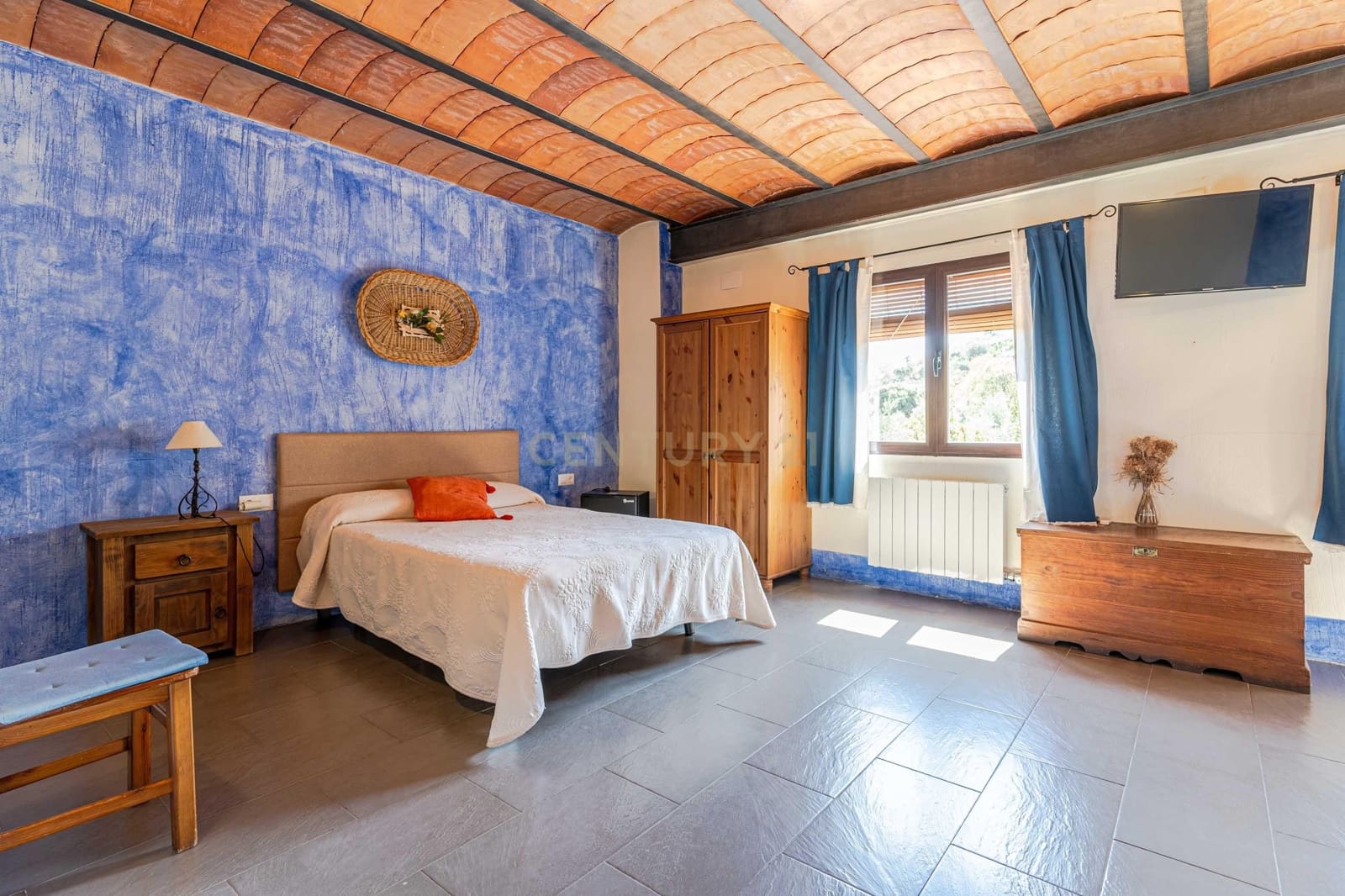 15 sypialnia Hotel na sprzedaż w Pinos Genil z garażem - 999 000 € (Ref: 9293615)