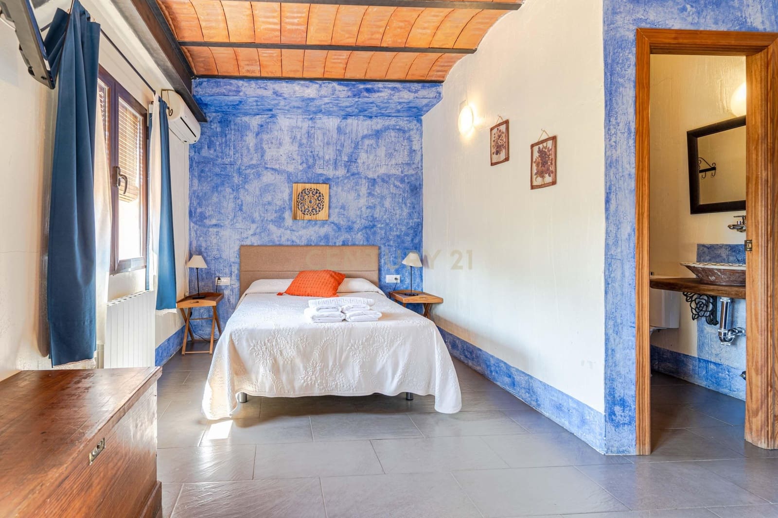 15 sypialnia Hotel na sprzedaż w Pinos Genil z garażem - 999 000 € (Ref: 9293615)