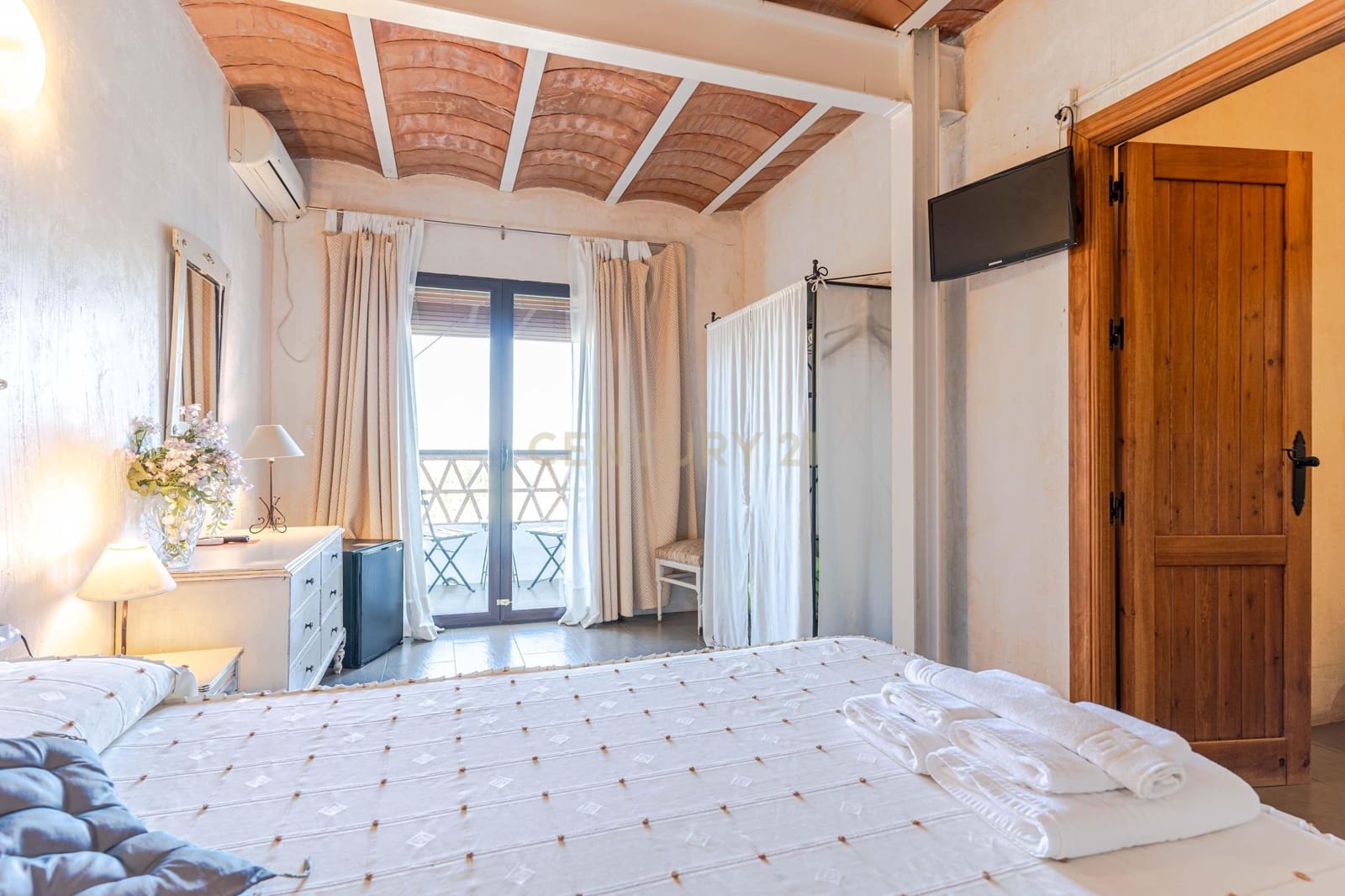 15 sypialnia Hotel na sprzedaż w Pinos Genil z garażem - 999 000 € (Ref: 9293615)