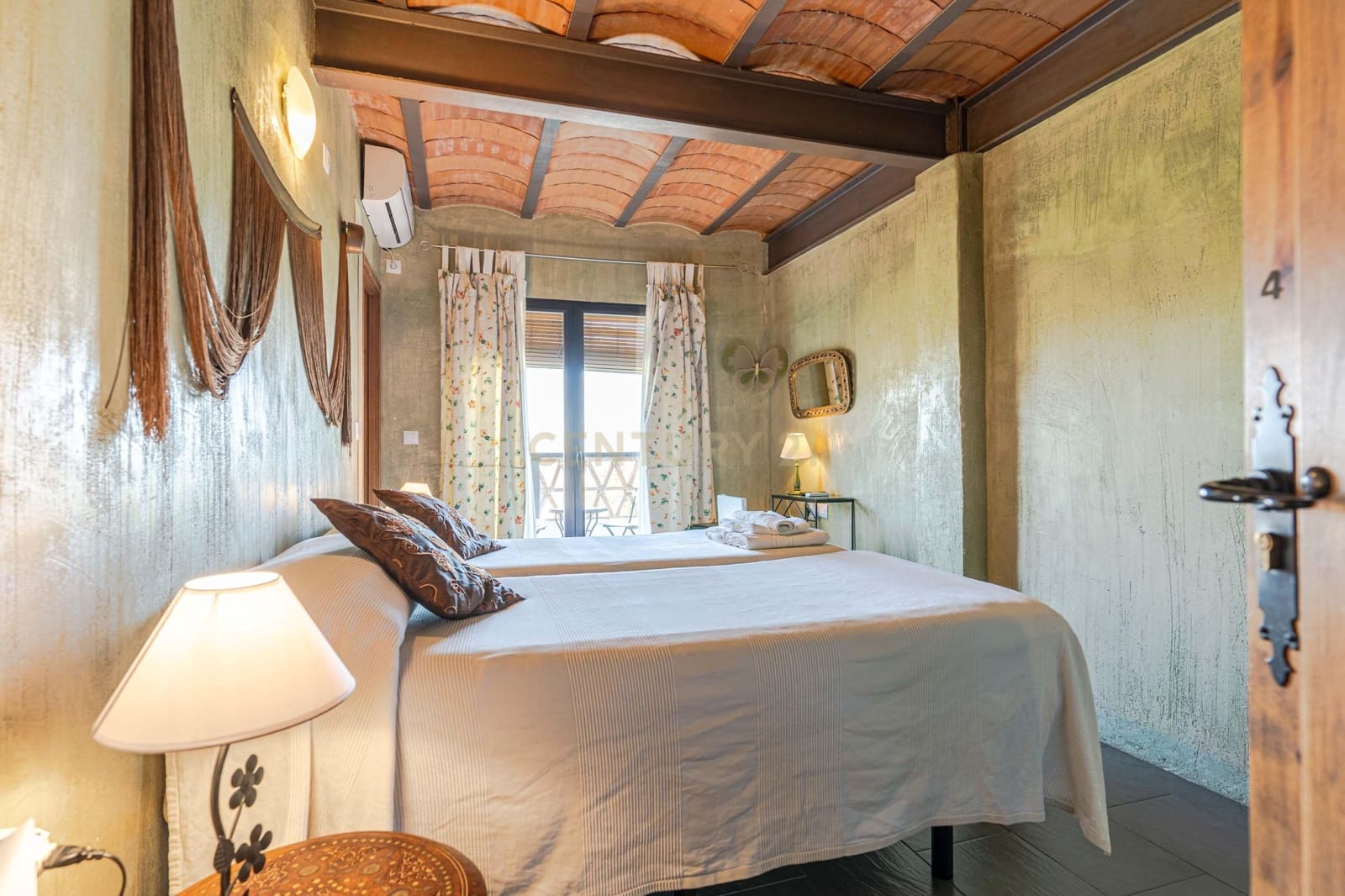 15 sypialnia Hotel na sprzedaż w Pinos Genil z garażem - 999 000 € (Ref: 9293615)