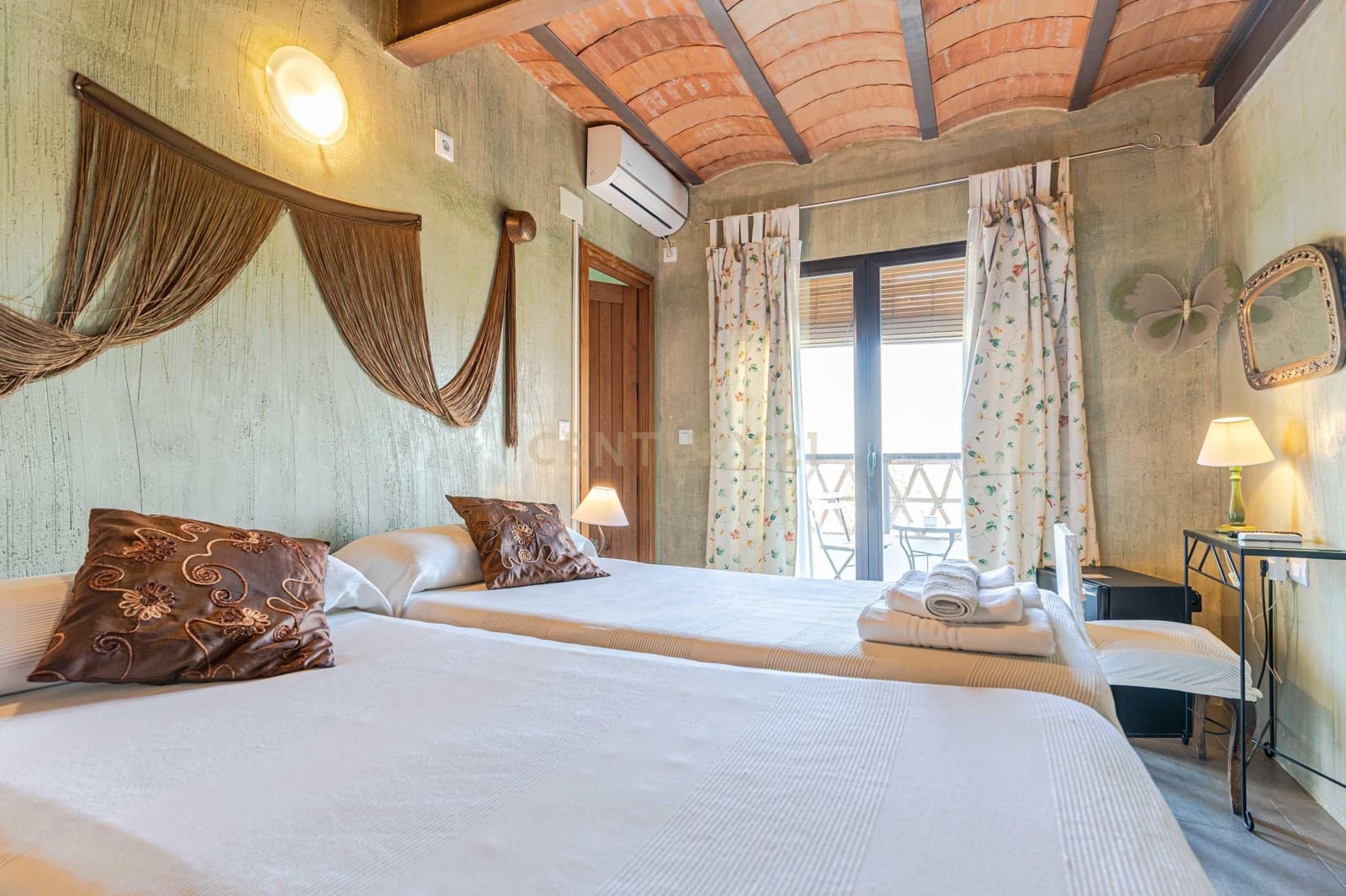 15 sypialnia Hotel na sprzedaż w Pinos Genil z garażem - 999 000 € (Ref: 9293615)