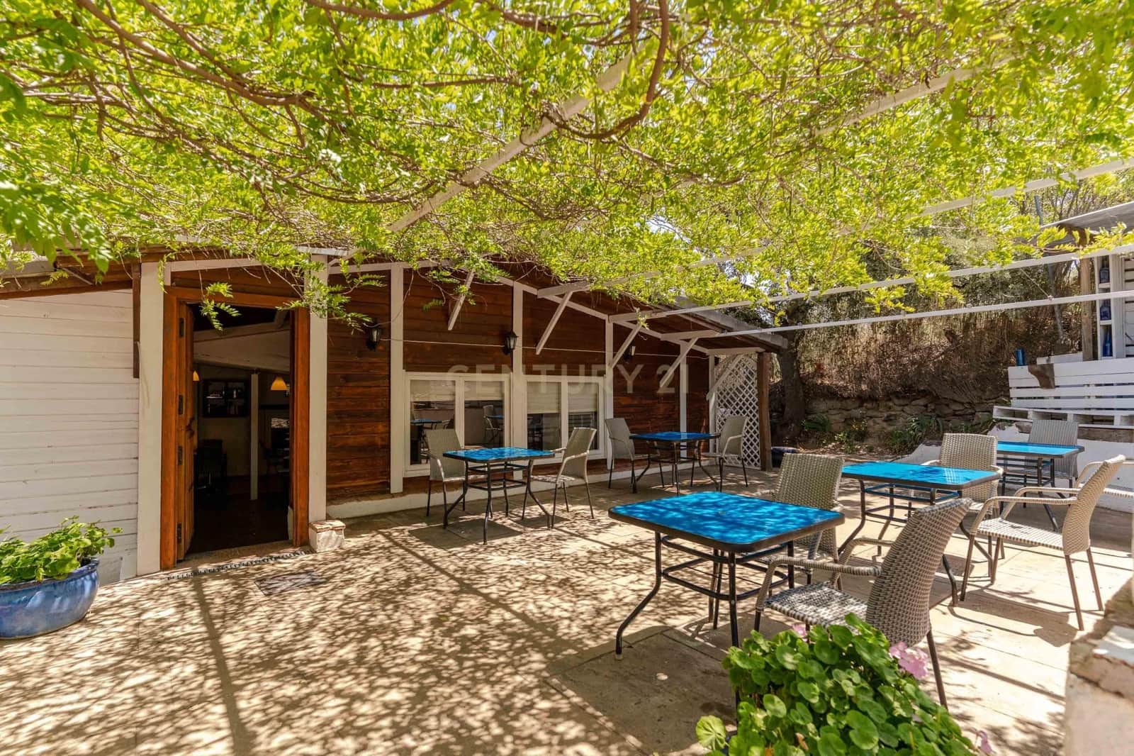 15 sypialnia Hotel na sprzedaż w Pinos Genil z garażem - 999 000 € (Ref: 9293615)