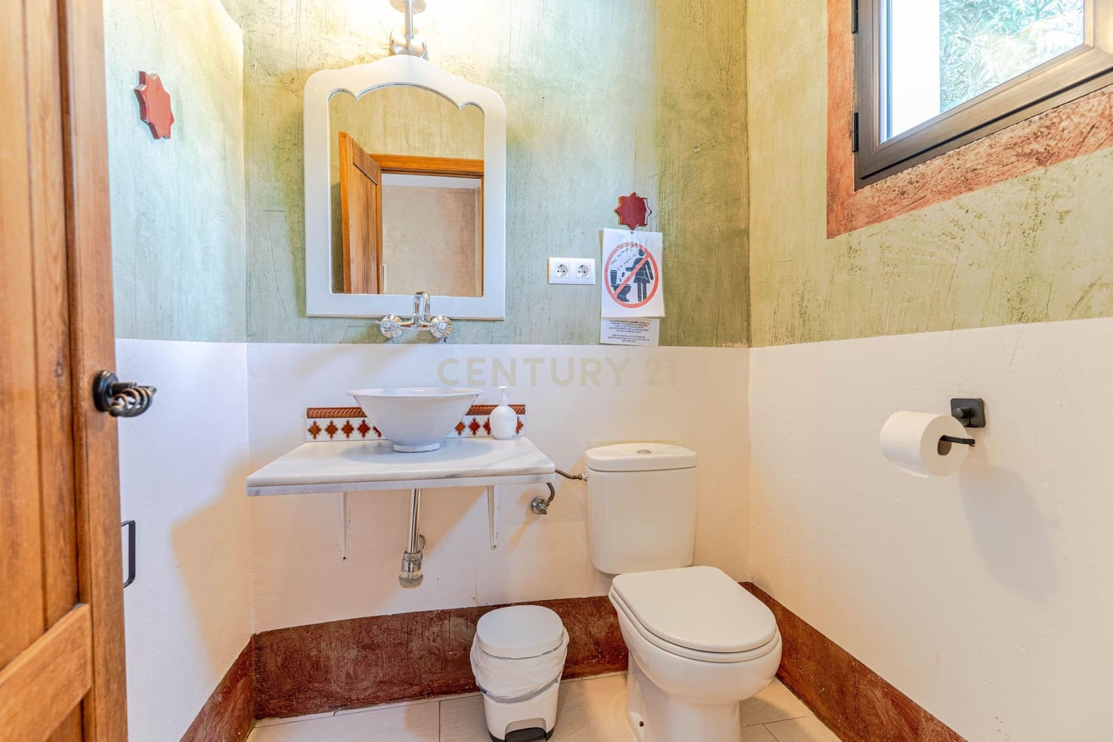 15 sypialnia Hotel na sprzedaż w Pinos Genil z garażem - 999 000 € (Ref: 9293615)