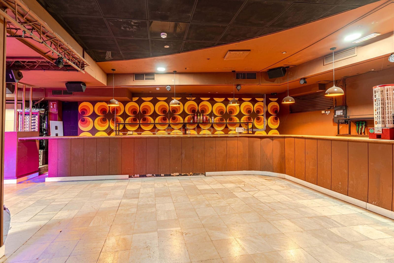 Comercial para venda em Granada cidade - 800 000 € (Ref: 9293616)