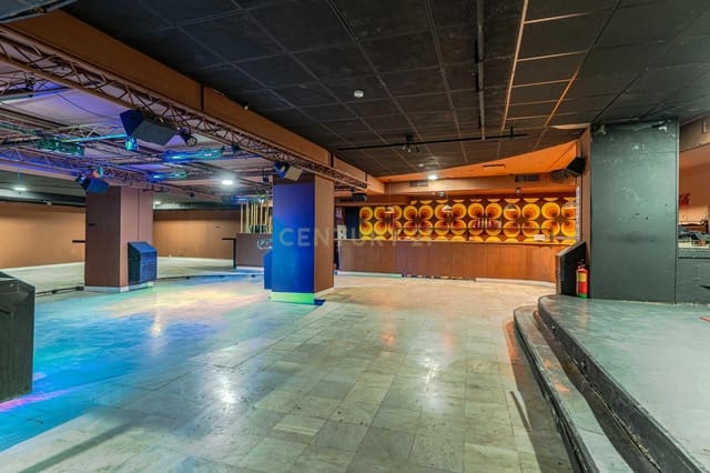 Comercial para venda em Centro - Sagrario, Granada cidade - 800 000 € (Ref: 9293616)