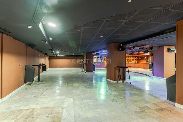 Comercial para venda em Centro - Sagrario, Granada cidade - 800 000 € (Ref: 9293616)