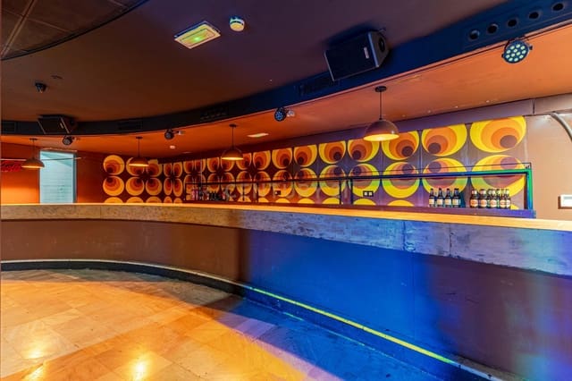 Comercial para venda em Centro - Sagrario, Granada cidade - 800 000 € (Ref: 9293616)