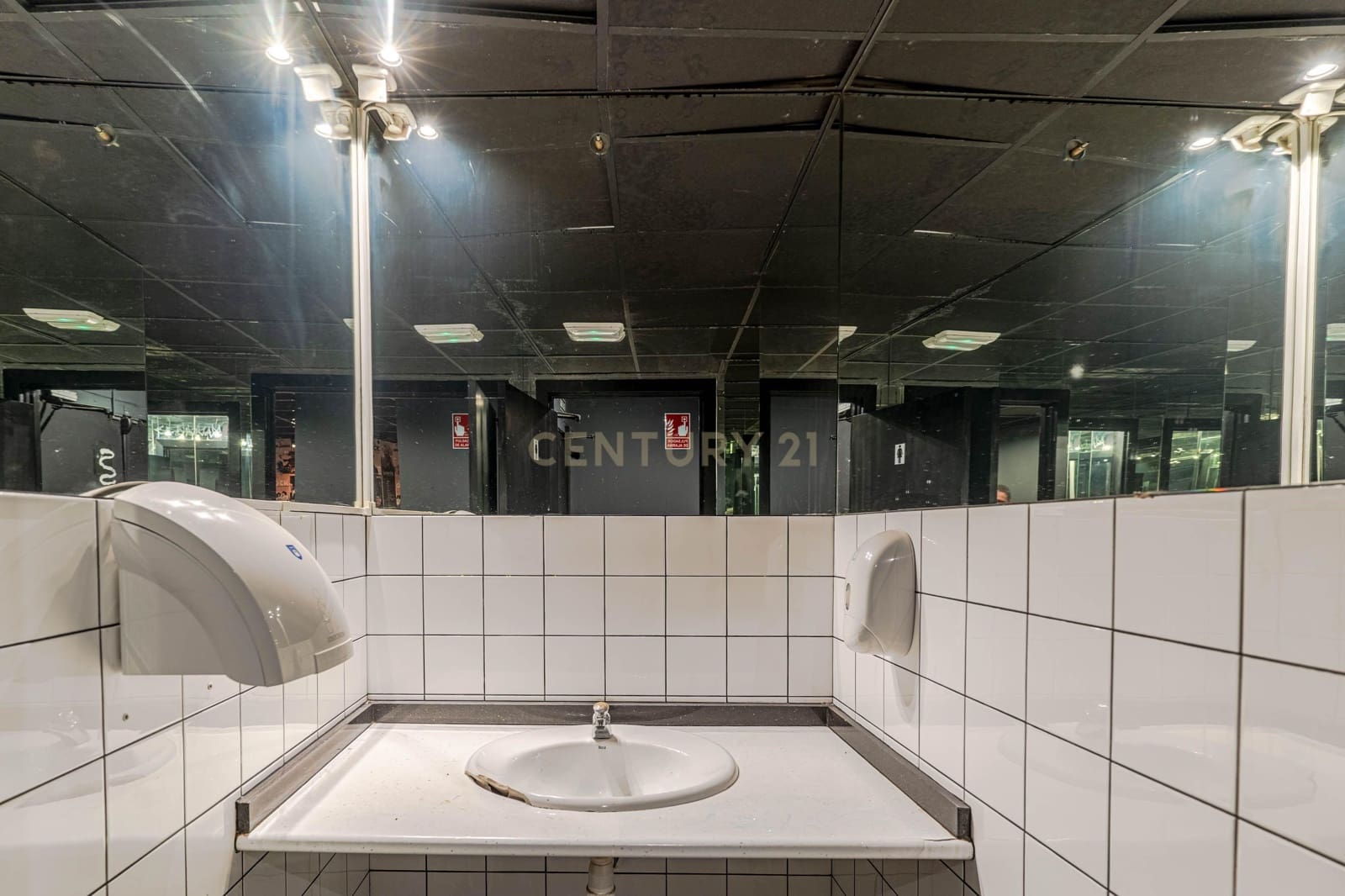 Comercial para venda em Granada cidade - 800 000 € (Ref: 9293616)