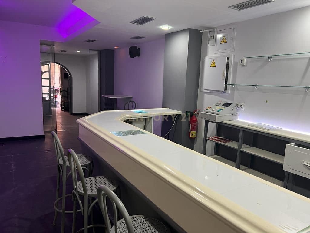 Erhverv til salg i Granada by - € 127.500 (Ref: 9293617)