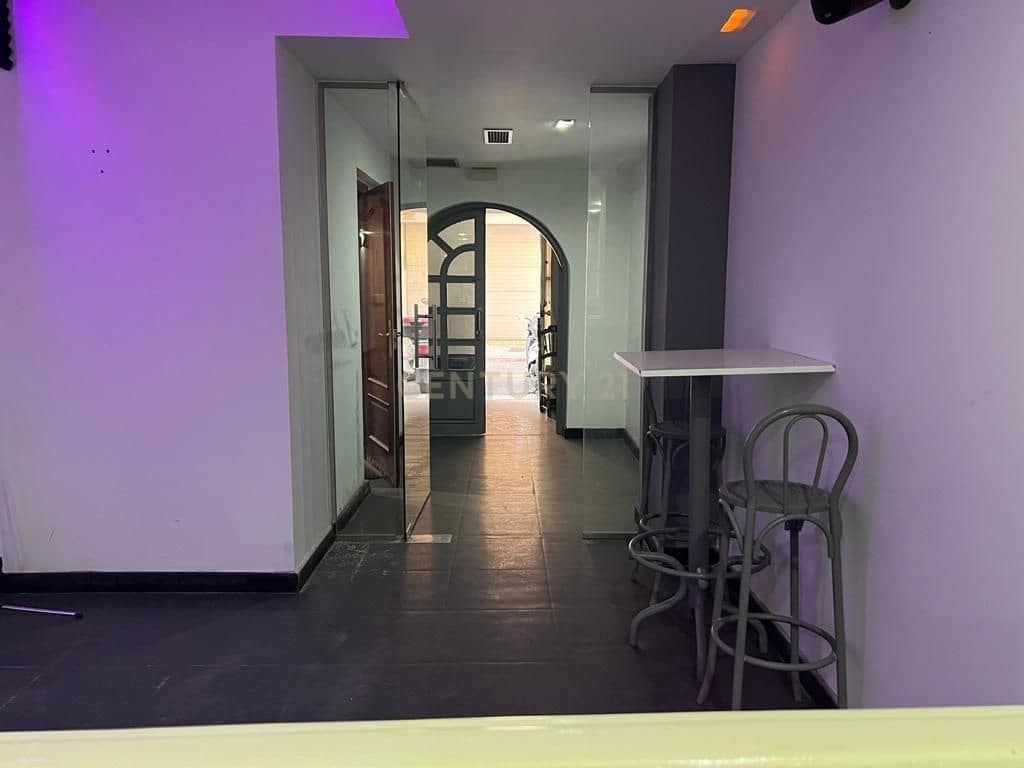 Erhverv til salg i Granada by - € 127.500 (Ref: 9293617)