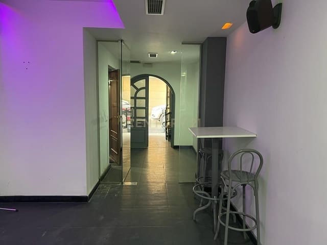 Komercyjne na sprzedaż w Figares, Miasto Grenada - 127 500 € (Ref: 9293617)