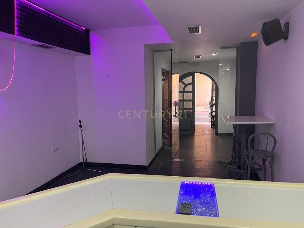 Erhverv til salg i Granada by - € 127.500 (Ref: 9293617)