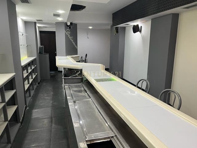 Komercyjne na sprzedaż w Figares, Miasto Grenada - 127 500 € (Ref: 9293617)