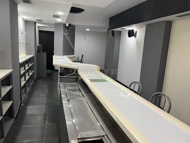 Komercyjne na sprzedaż w Figares, Miasto Grenada - 127 500 € (Ref: 9293617)