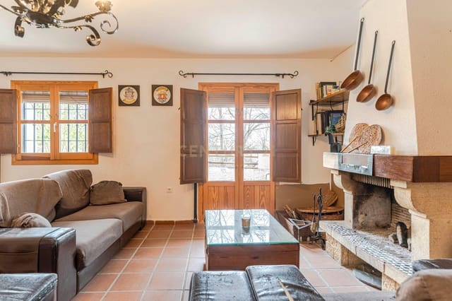 4 bedroom Villa for sale in Capileira with pool - € 169,900 (Ref: 9293618)