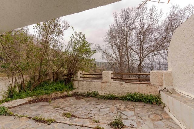 4 bedroom Villa for sale in Capileira with pool - € 169,900 (Ref: 9293618)