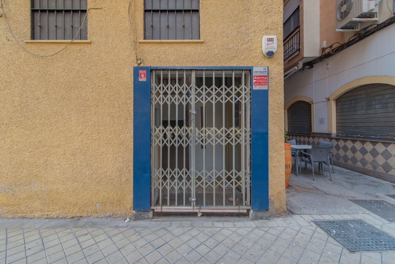 Commercieel te koop in Granada stad - € 350.000 (Ref: 9293620)