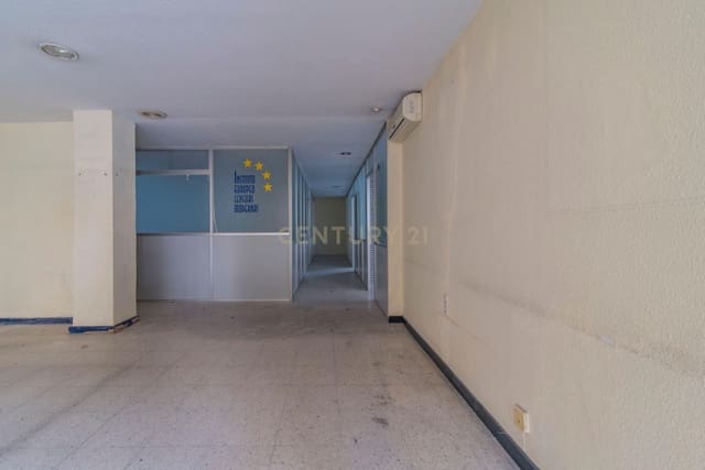 Komercyjne na sprzedaż w Figares, Miasto Grenada - 350 000 € (Ref: 9293620)