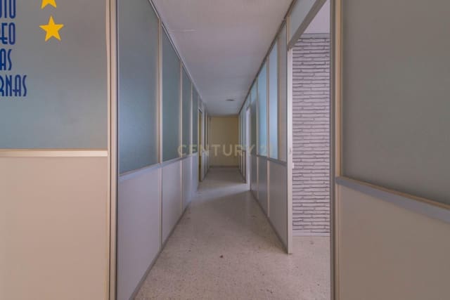 Komercyjne na sprzedaż w Figares, Miasto Grenada - 350 000 € (Ref: 9293620)