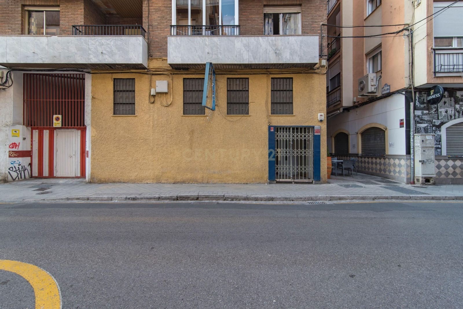 Commercieel te koop in Granada stad - € 350.000 (Ref: 9293620)