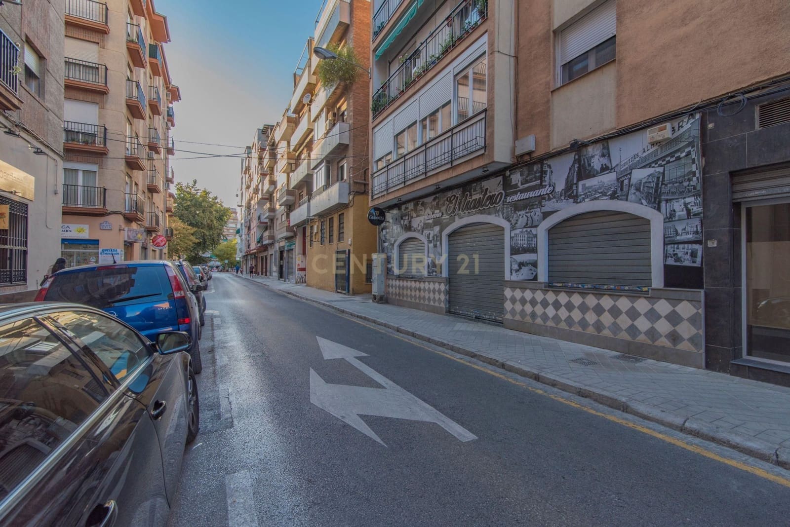 Commercieel te koop in Granada stad - € 350.000 (Ref: 9293620)