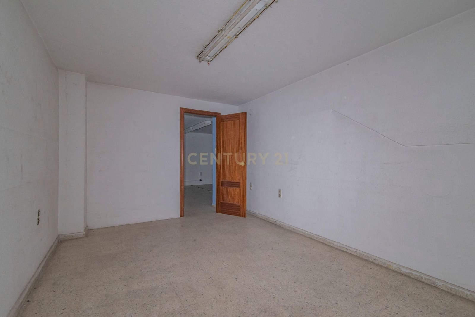 Commercieel te koop in Granada stad - € 350.000 (Ref: 9293620)