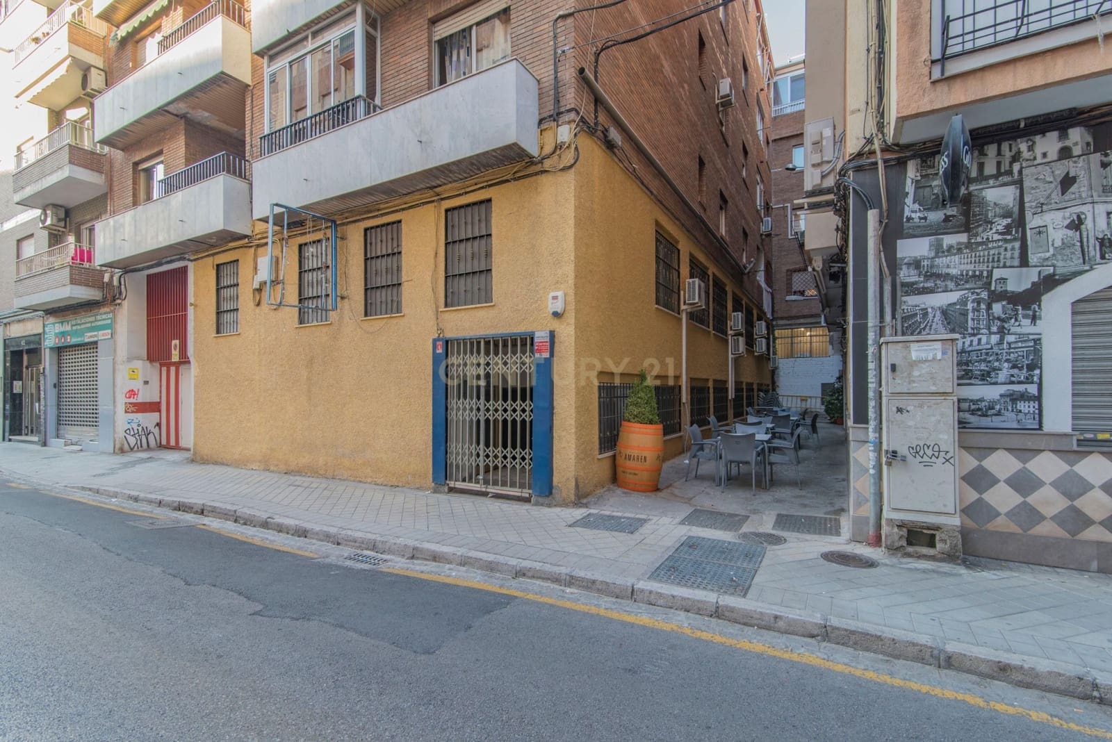 Commercieel te koop in Granada stad - € 350.000 (Ref: 9293620)