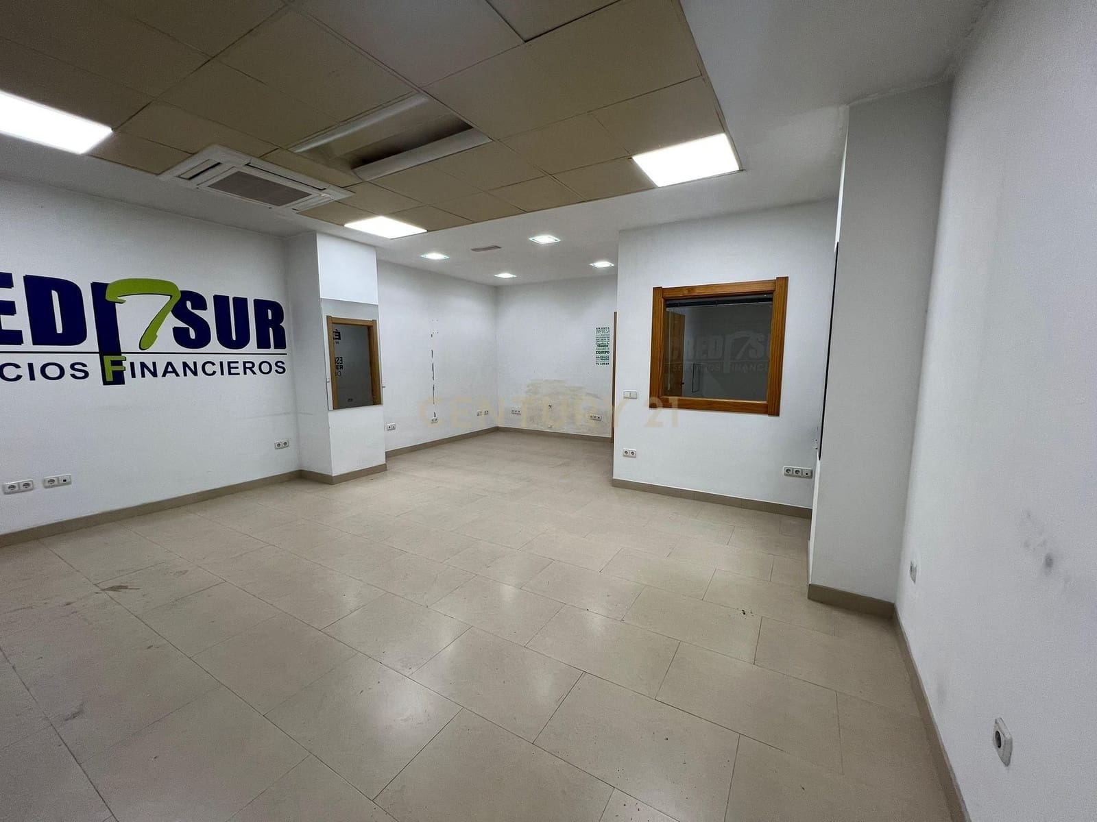 Kommersiell til salgs i Granada by - € 95 000 (Ref: 9294007)