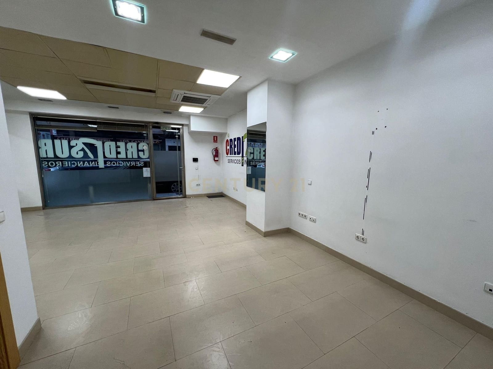 Kommersiell til salgs i Granada by - € 95 000 (Ref: 9294007)