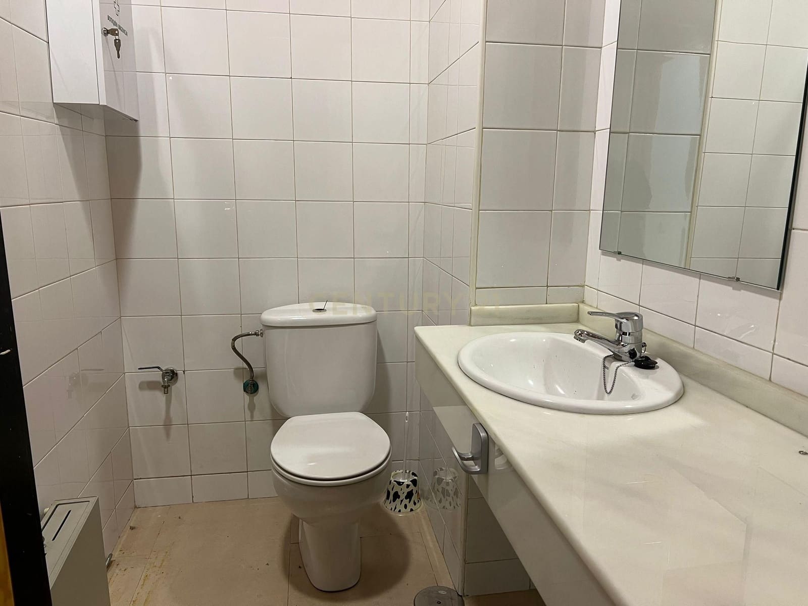 Kommersiell til salgs i Granada by - € 95 000 (Ref: 9294007)