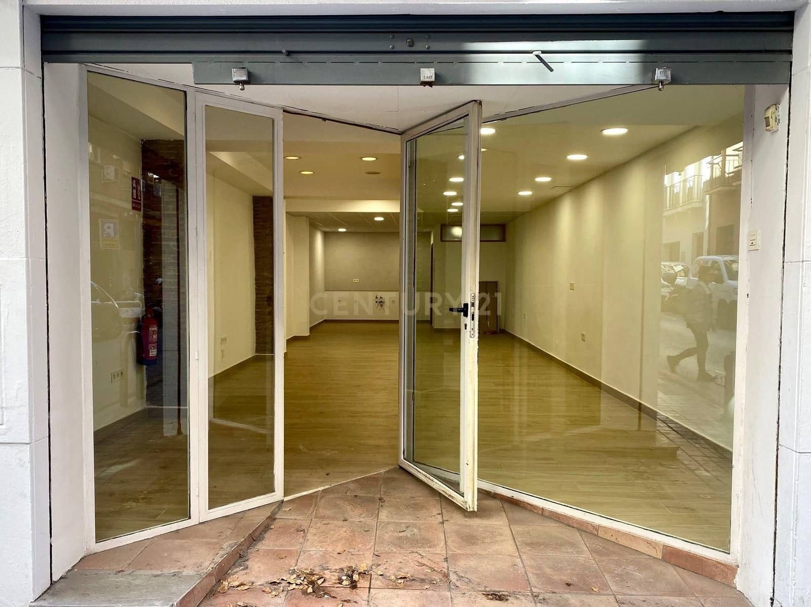 Commercieel te koop in Granada stad - € 165.000 (Ref: 9294008)