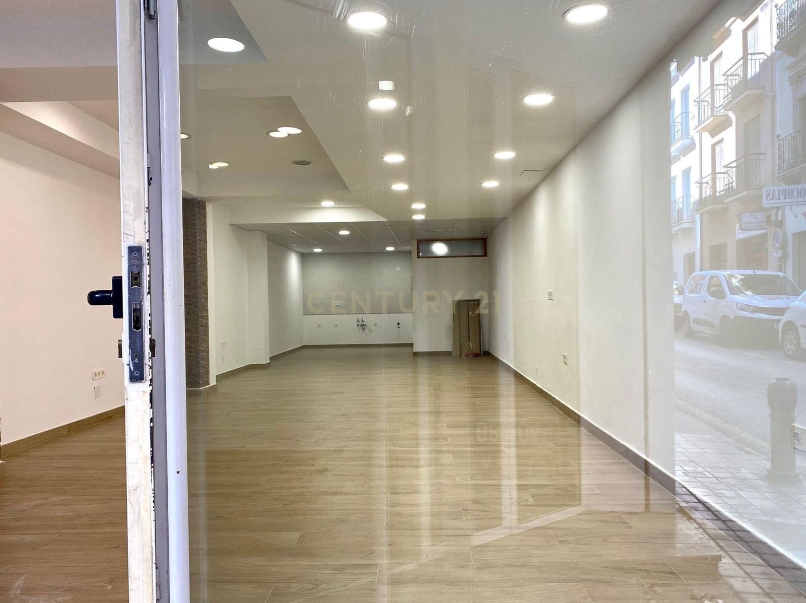 Commercieel te koop in Granada stad - € 165.000 (Ref: 9294008)