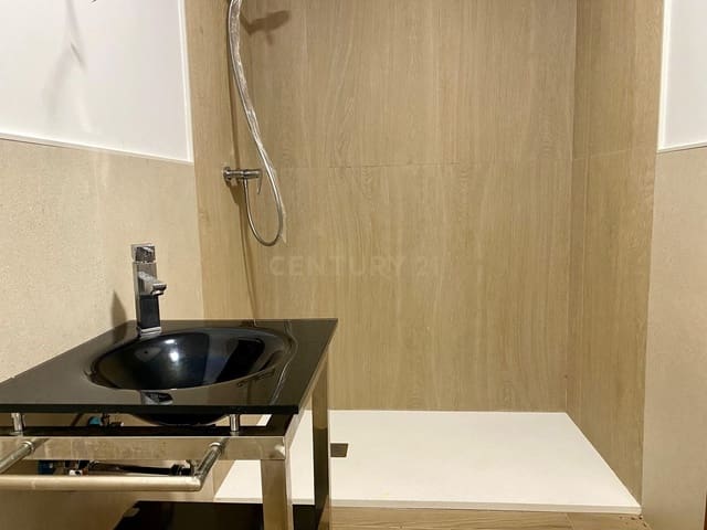 Comercial para venda em Centro - Sagrario, Granada cidade - 165 000 € (Ref: 9294008)