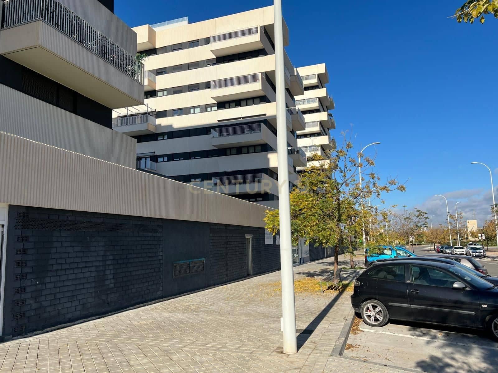 Commercial for rent in Granada city - € 1,400 (Ref: 9294009)