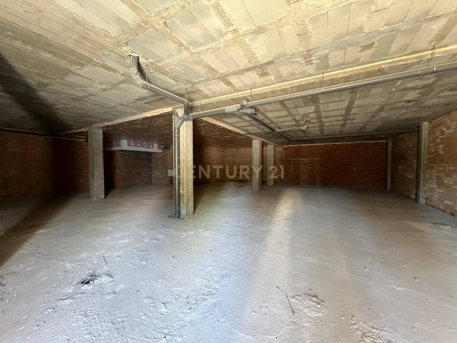 Commercial for rent in Granada city - € 1,400 (Ref: 9294009)