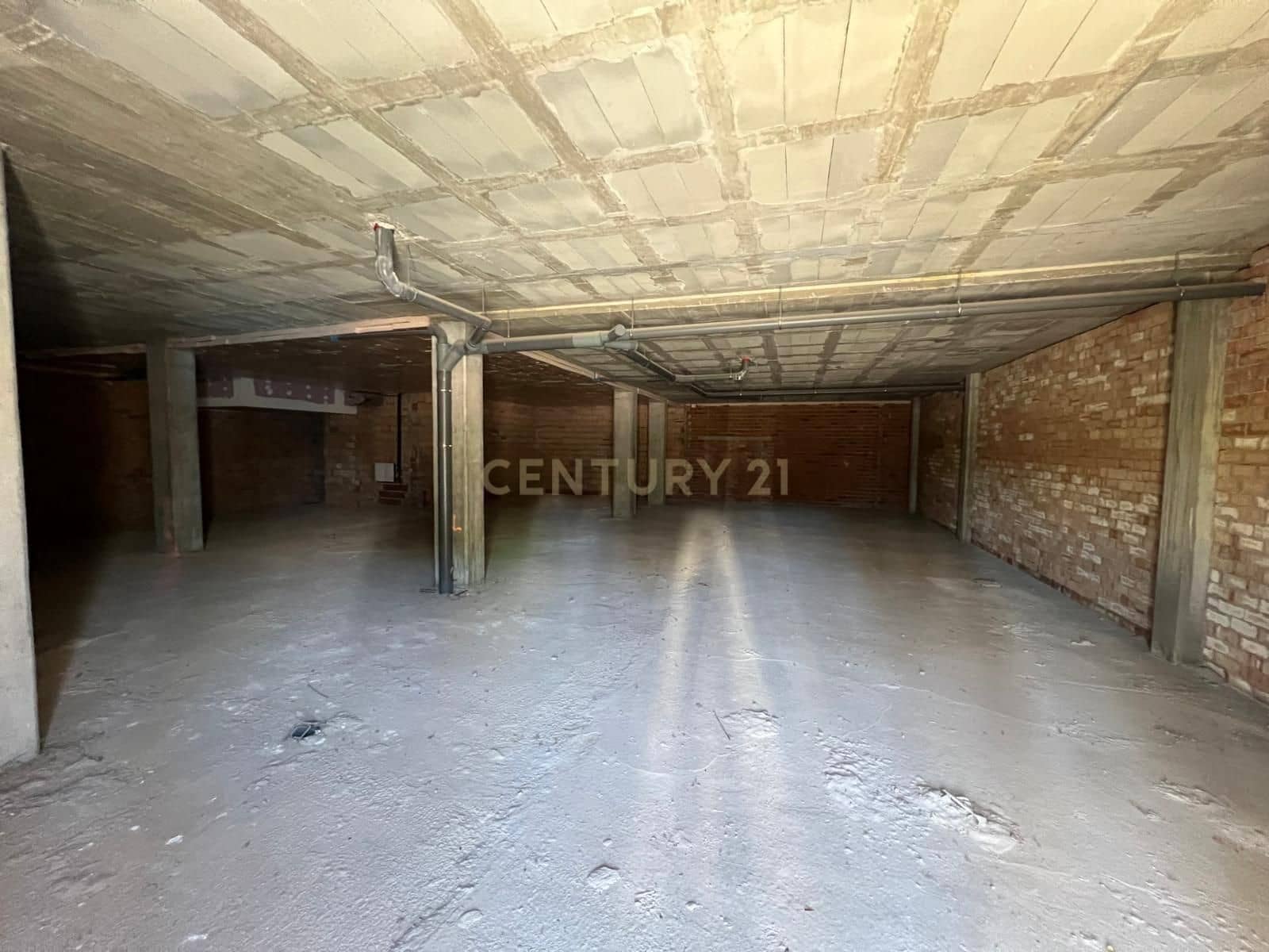 Commercial for rent in Granada city - € 1,400 (Ref: 9294009)