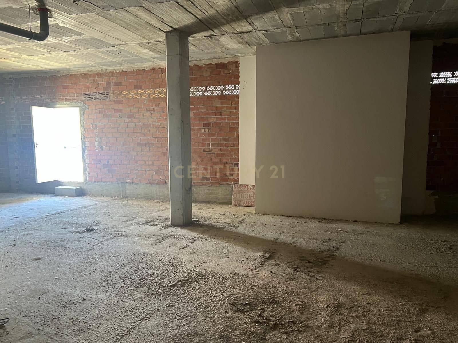 Commercial for rent in Granada city - € 1,400 (Ref: 9294009)